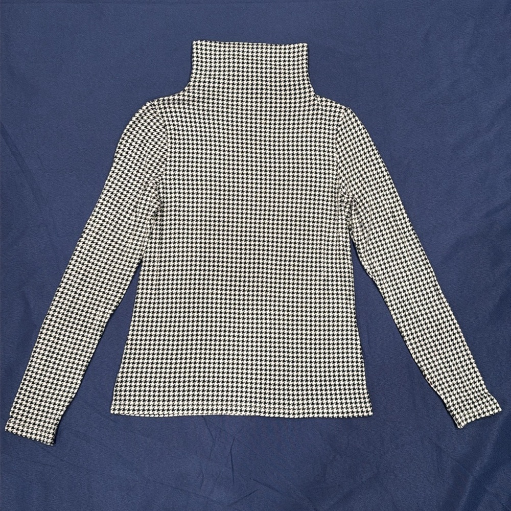 Women's Ann Taylor Factory Top High Neck Long Sleeve xsmall